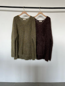 V-neck Over Knit