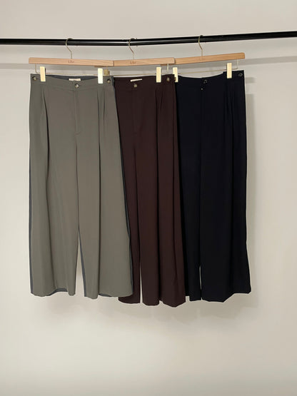 Tuck Pants