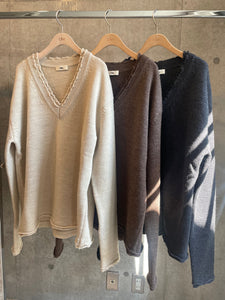 V-neck Pullover Knit