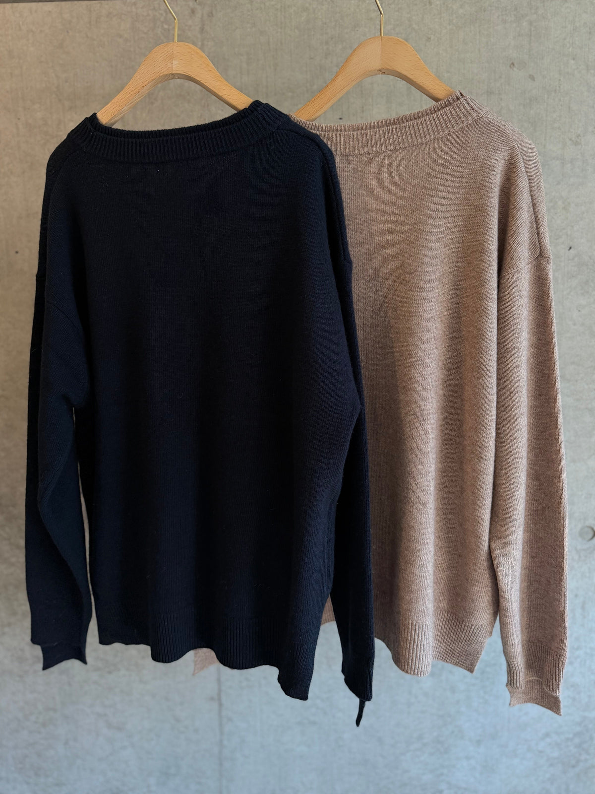 V-neck Pullover Knit