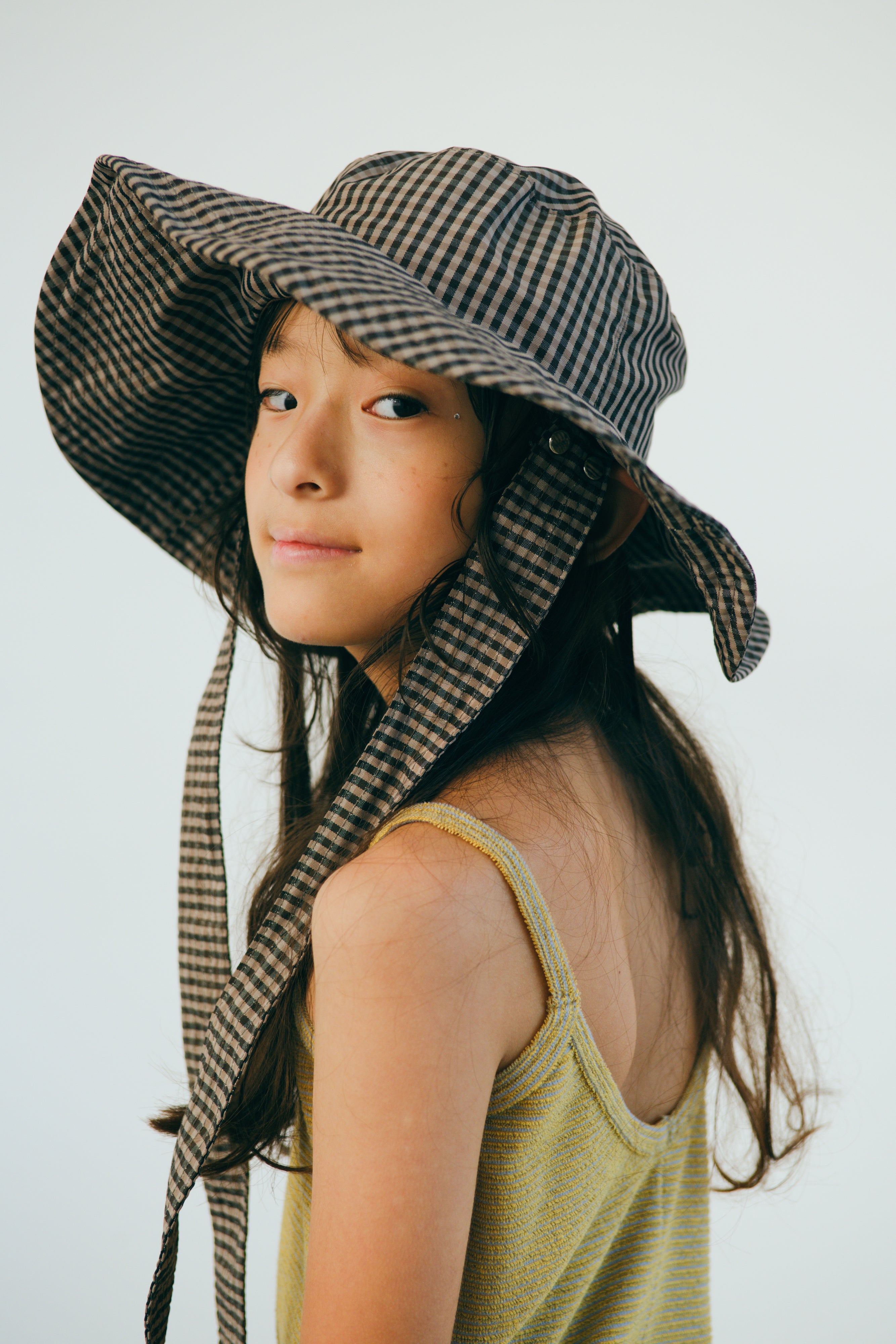 uhr ウーア ポータブルサンハット アイボリー　白　新品 Uhr(ウーア)のSun Hat 25SS通販 | 集英社HAPPY PLUS STORE