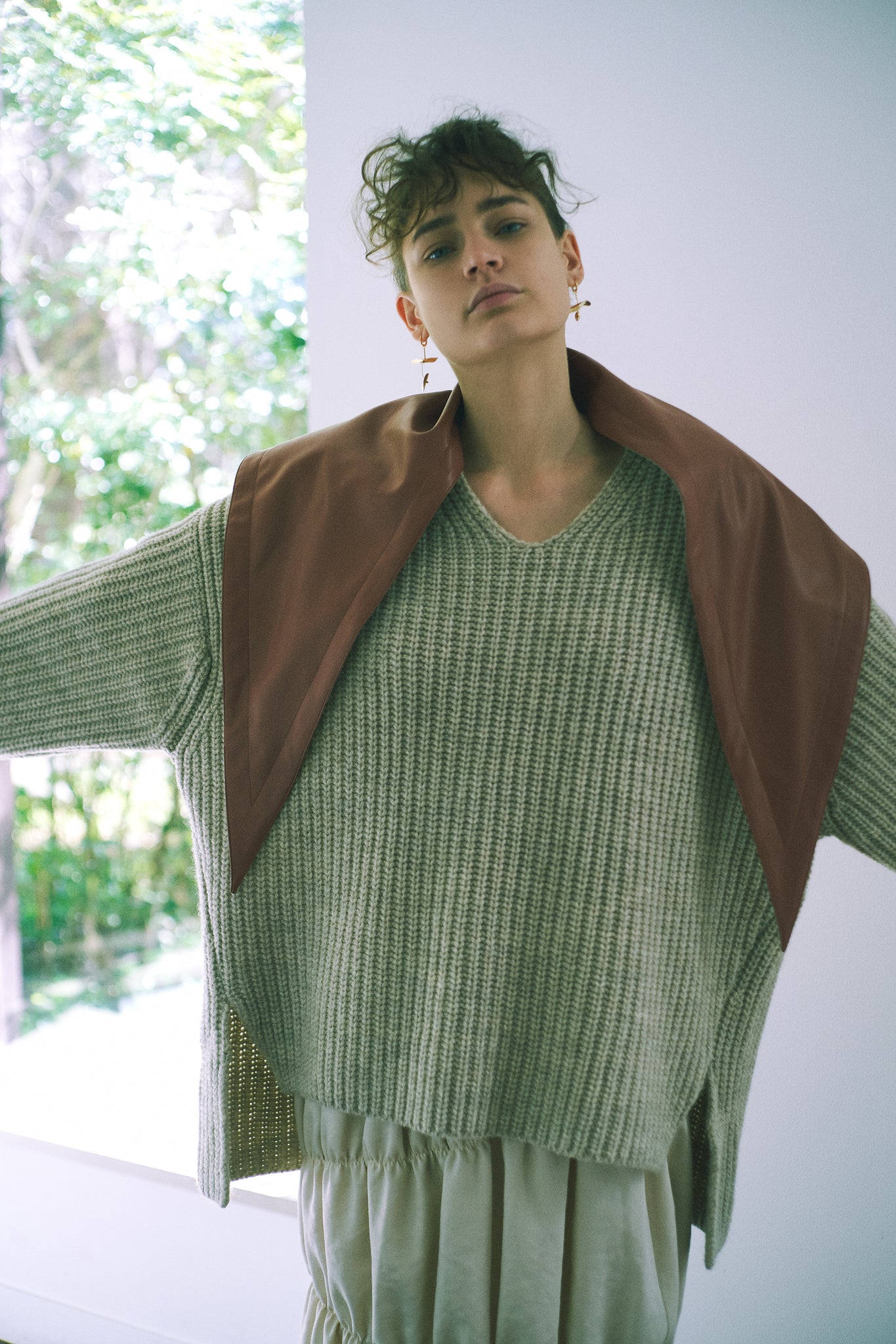 V-neck Oversized Knit – Uhr Online store